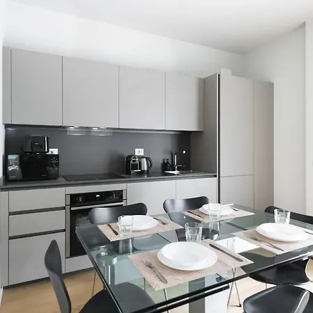 Easylife - - Bixio 17 P1 - Porta Venezia Lejlighed